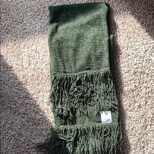 Berkshire Fashion Forest Green Scarf *NWOT*
